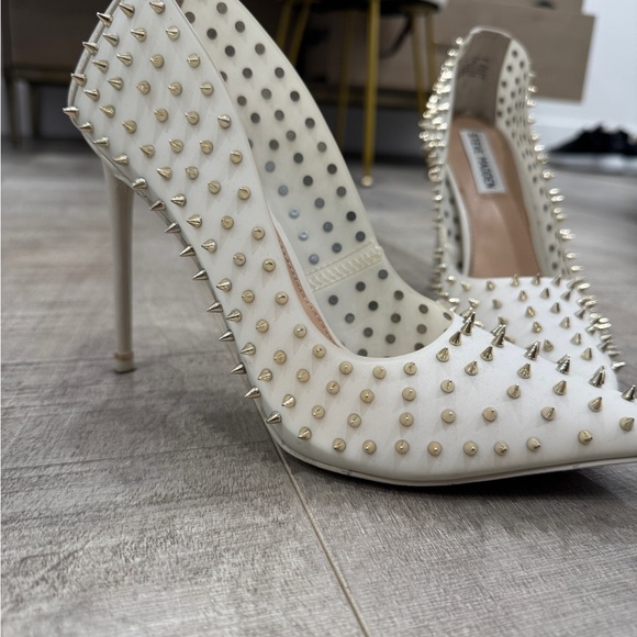Steve Madden Studded White Heels - Picture 1 of 2